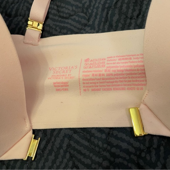 Victoria's Secret Incredible Bra Front Closure - Picture 5 of 10